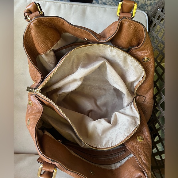 Gorgeous MK brown pebbled leather shoulder bag with gold accents - Picture 10 of 12